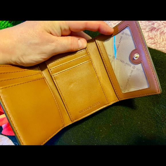 MICHAEL KORS MOCHA SUEDE & LEATHER SHOULDER BAG W/ WALLET/ MRSP $458.00 - Picture 12 of 15